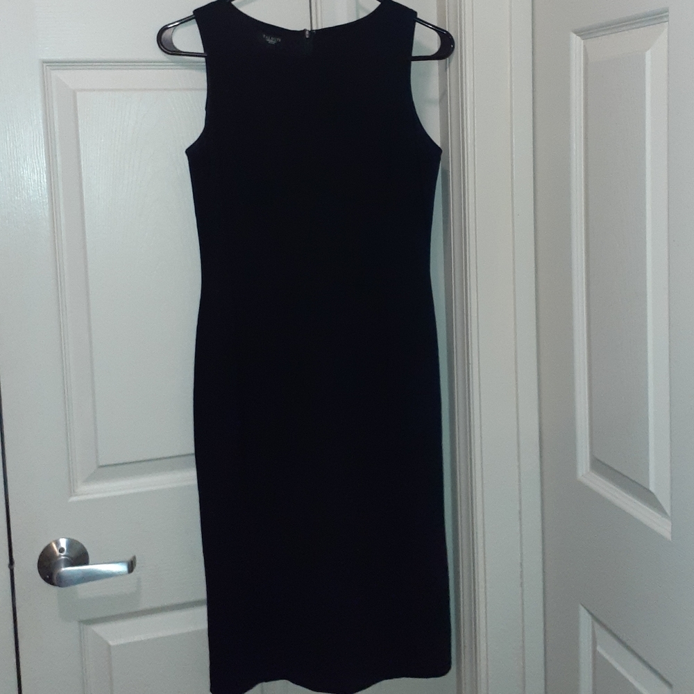 Dress - Picture 4 of 5